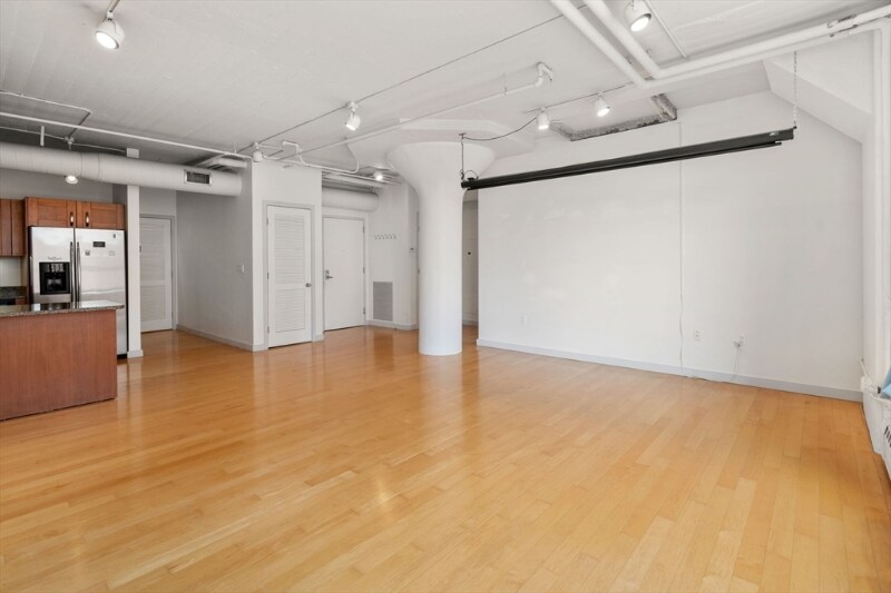 Building Photo - 210 South St