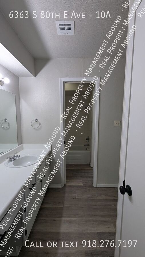 Building Photo - 6363 S 80th E Ave