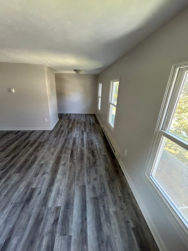 Building Photo - 2756 E Brutus St