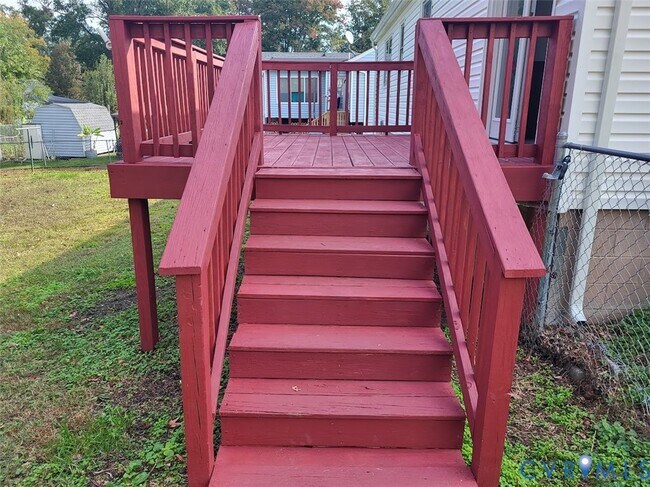 Building Photo - 206 Spring Dr