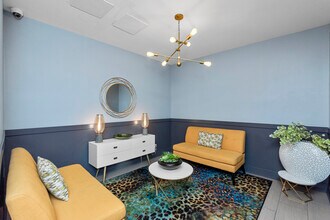 Building Photo - 1220 N Lasalle-C3