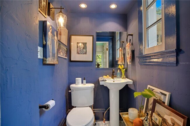 Building Photo - Queen Anne Victorian Estate