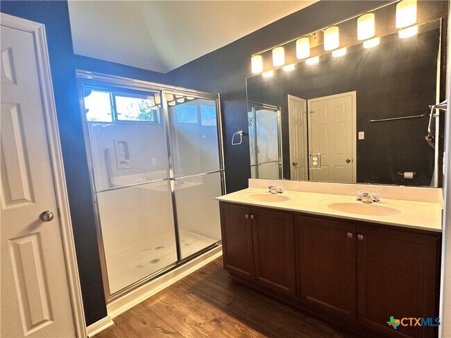 Building Photo - 417 Capistrano Dr