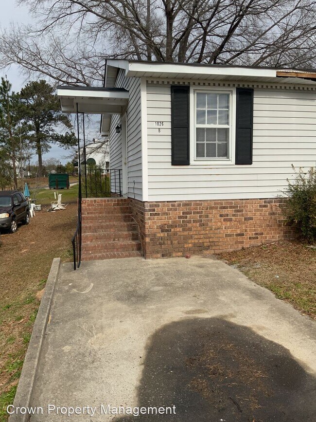 2 br, 1 bath House 1026 B Orangeburg Drive 1026 Orangeburg Dr West
