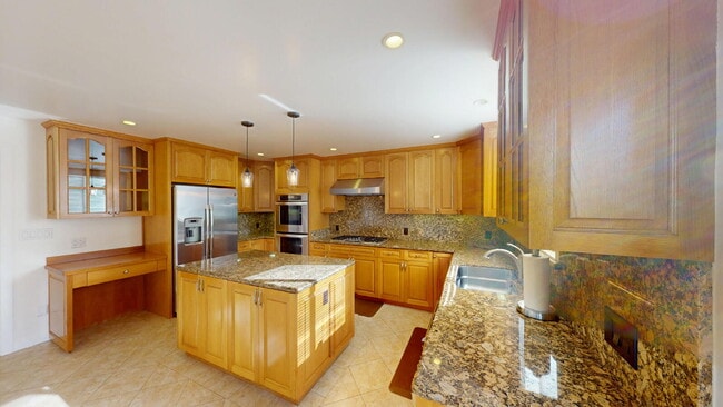 Building Photo - Modern Comfort Meets Everyday Convenience ...