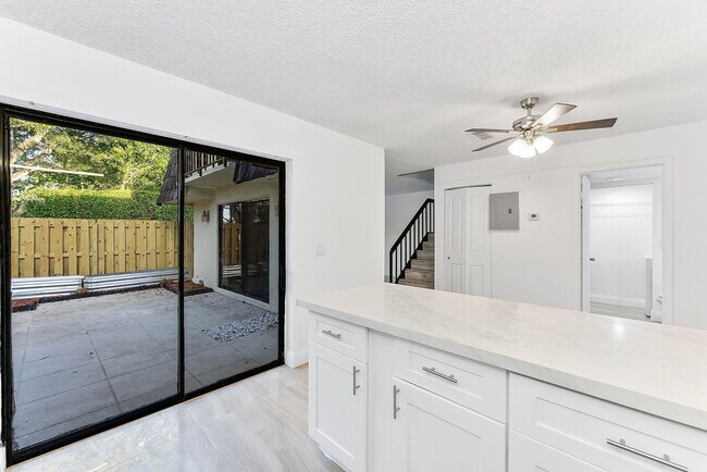 Building Photo - 1624 Forest Lakes Cir