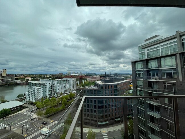 Building Photo - Incredible 1Bd/1Ba Fully Furnished Condo in the Pearl!!!! Corner Unit with Spectacular Views & Ga...