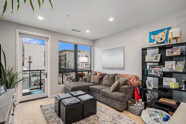 Building Photo - Coming Soon: One-Bedroom, One-Bath Condo i...