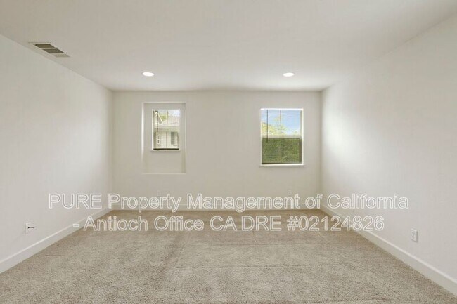 Building Photo - 60 Xena Court