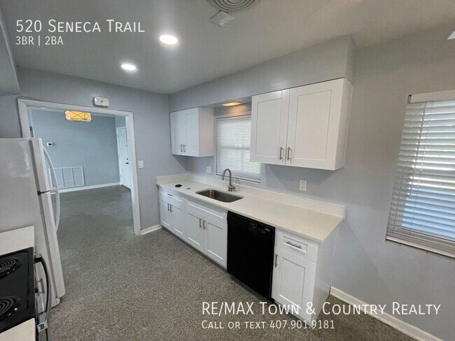 Building Photo - 520 Seneca Trail