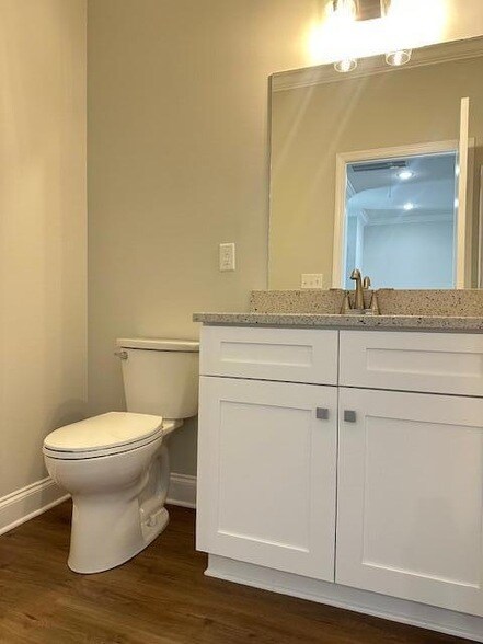 Building Photo - 403 NE Bellingham Dr