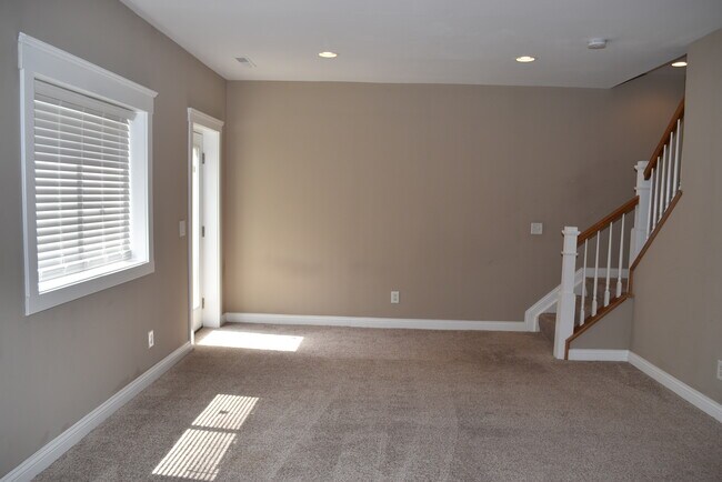 Building Photo - 2105 Herrick Ave