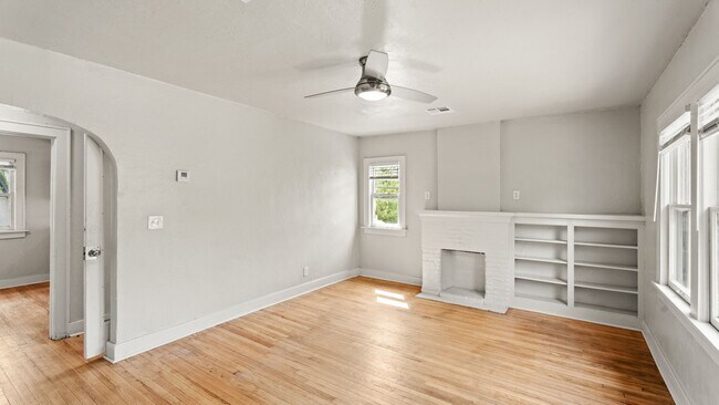 Building Photo - 318 NW 27th St