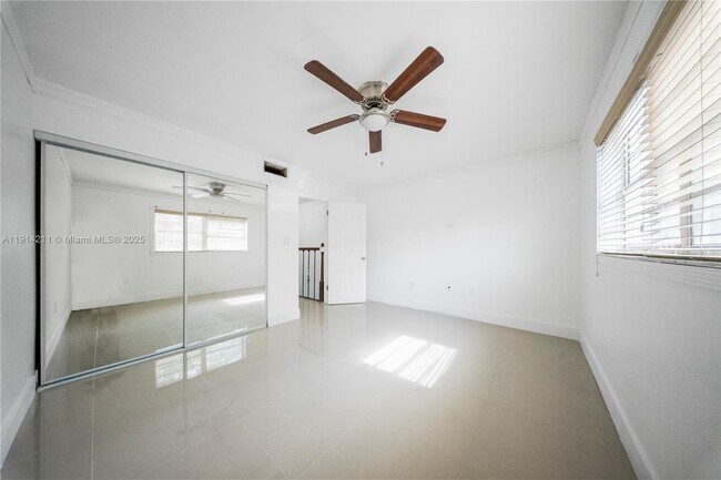 Building Photo - 1780 W 56th Terrace