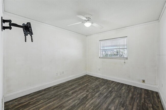 Building Photo - 503 Holt Cir
