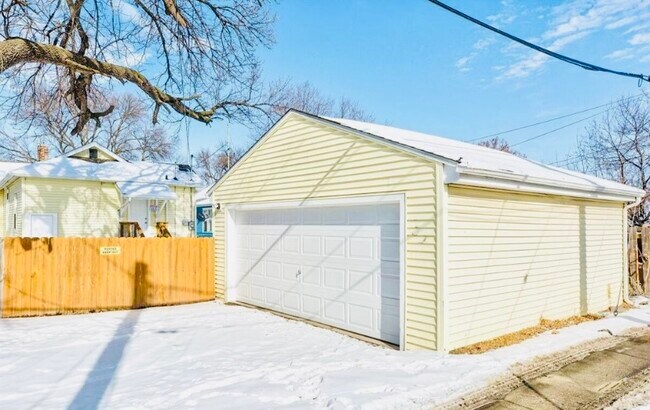 Short walk to house from garage - 3547 Avenue A