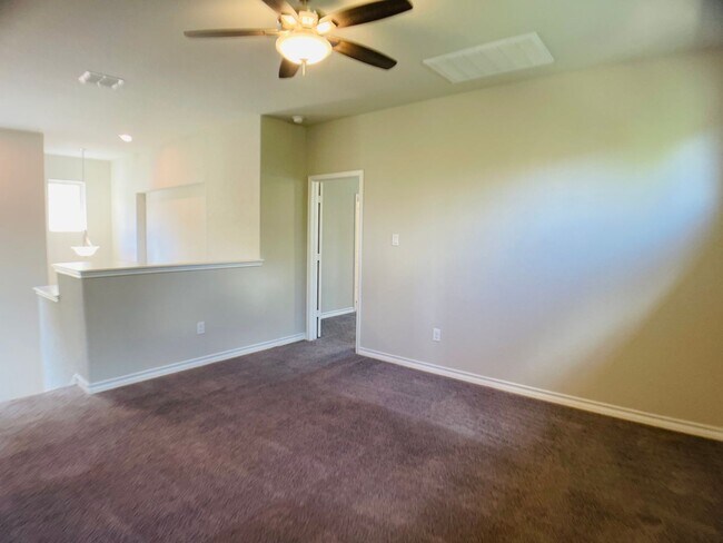 Building Photo - Charming Nestled Home near 281 and 1604