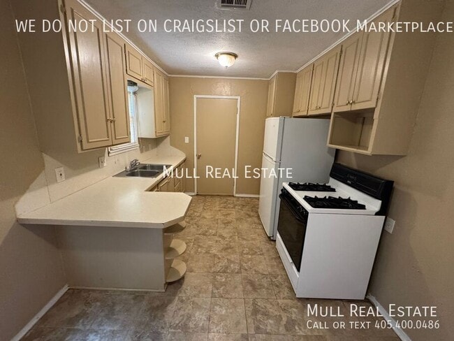 Building Photo - 1302 Carlisle Ct