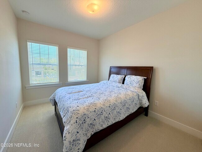 Building Photo - 173 Oak Pk Dr