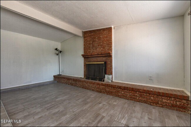 Building Photo - 5726 Dearborne Dr