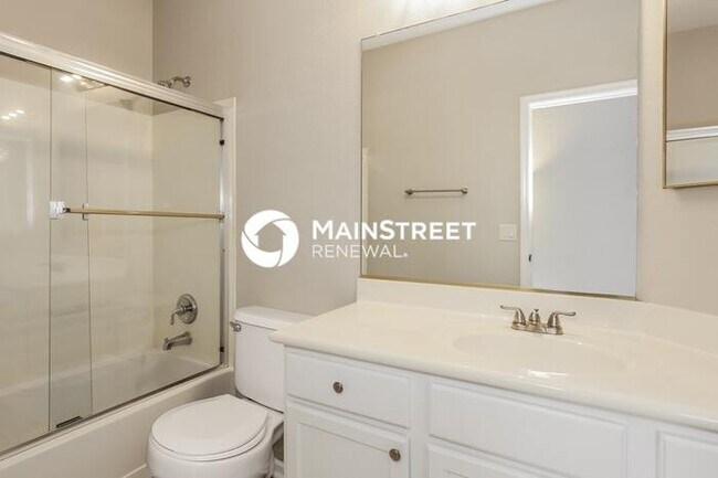Building Photo - 3 Bedroom Pet-Friendly Home in Tolleson, AZ with Main Street Renewal