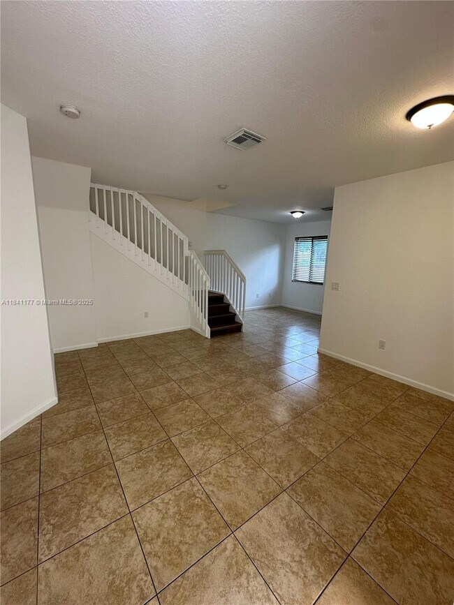 Building Photo - 20901 NW 14th Pl