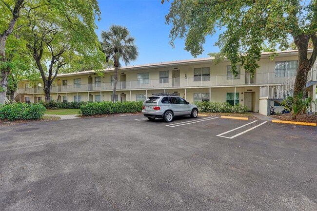 Primary Photo - 2518 Riverside Dr