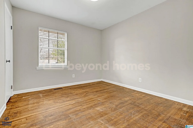 Building Photo - 4012 Hazelwood Rd