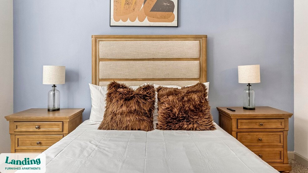 Building Photo - 2800 NE Green Oaks Blvd