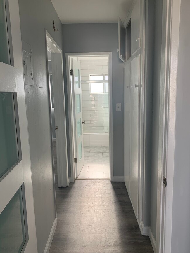 Building Photo - 4901 Laurel Canyon Blvd