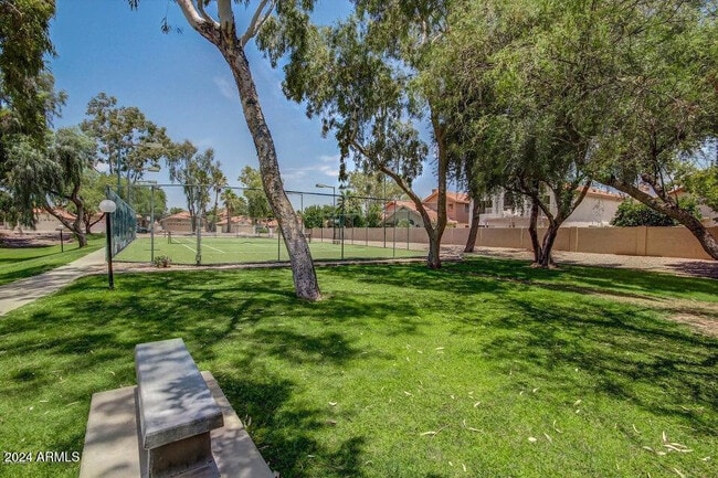 Building Photo - 8817 E Dahlia Dr