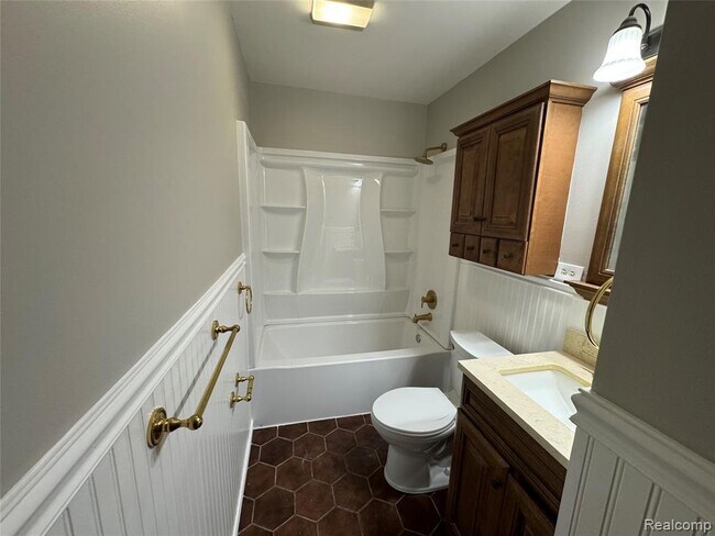 Building Photo - 7012 Tappon Dr