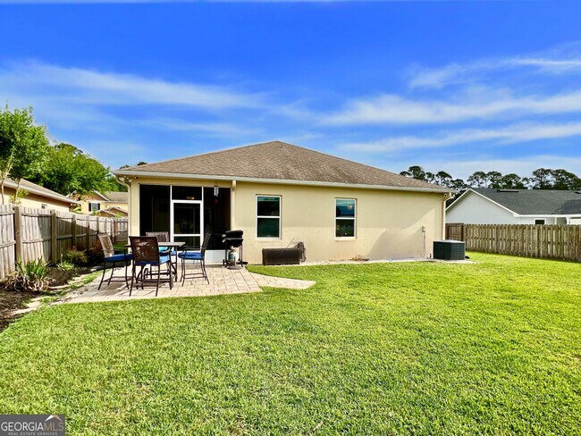 Building Photo - 135 Cedar Cir Dr