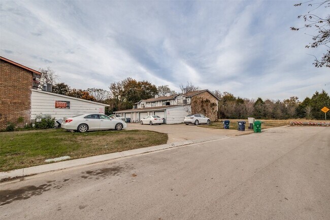 Building Photo - 3079 Olympia Dr