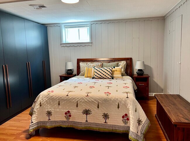 Building Photo - 940 N Oak Park Ave