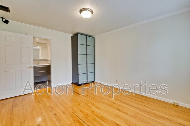 Building Photo - 1630 Alison Ave