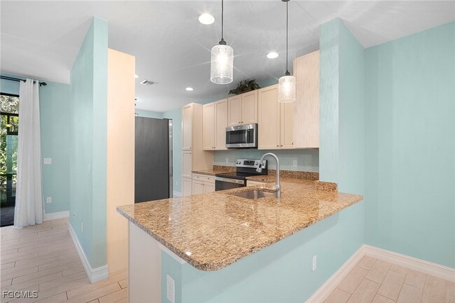 Building Photo - 15820 Portofino Springs Blvd