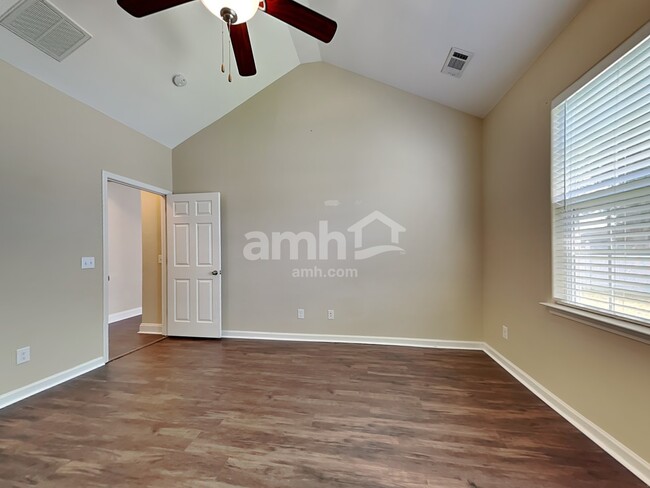 Building Photo - 830 Hyacinth Circle