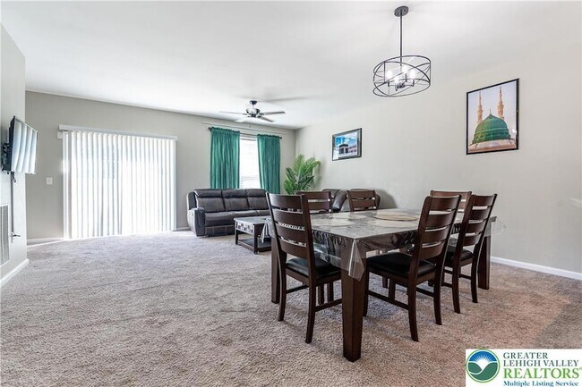 Building Photo - 2512 Gila Dr