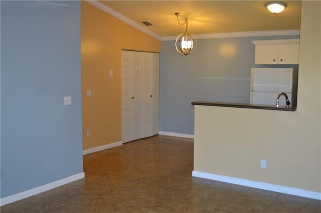 Building Photo - 5550 NW 61st St