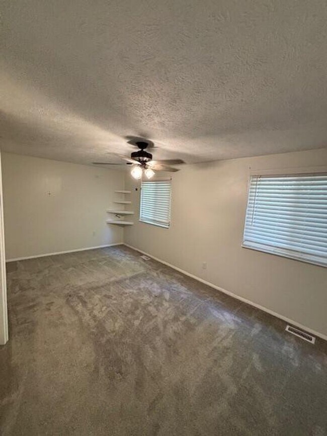 Building Photo - Beautifully Renovated 3-Bedroom, 2.5-Bath Townhome in Tucker!