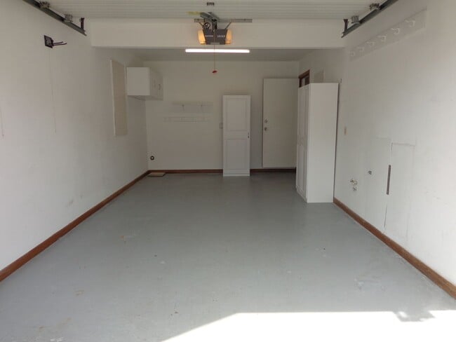 Building Photo - Shadowlawn - Shadow Cove Condominiums