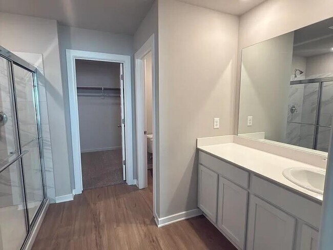 Building Photo - 2924 Firefly Dr