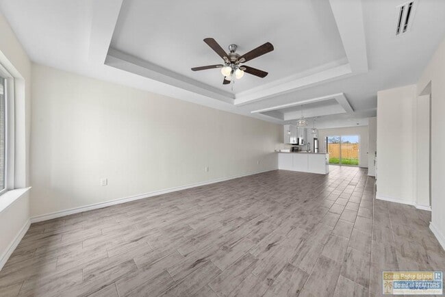 Building Photo - 690 Seminole Ln