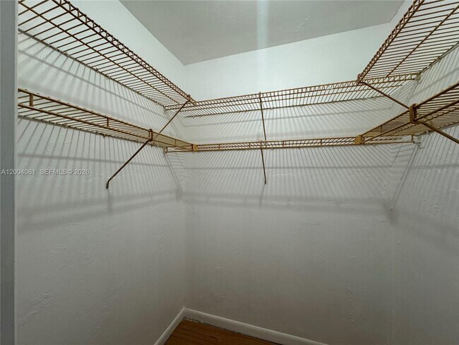 Building Photo - 2600 NE 135th St