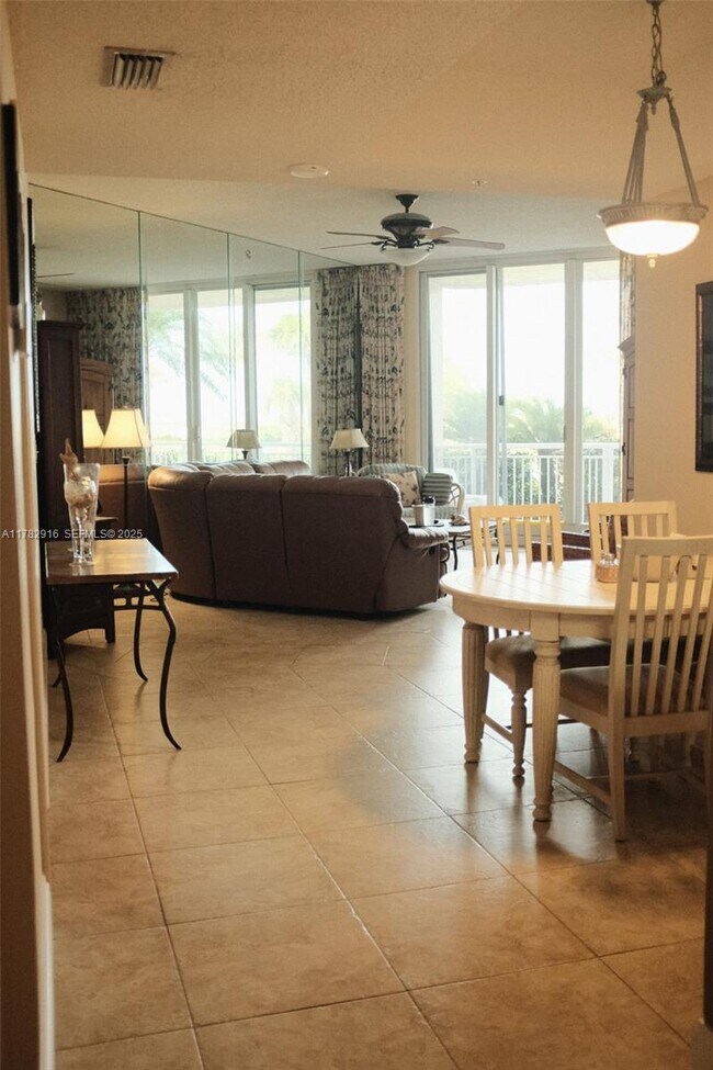 Building Photo - 3880 N Hwy A1A