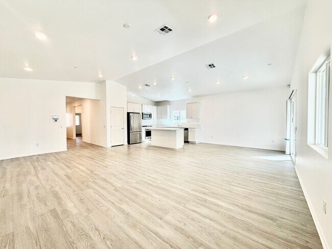 Building Photo - Cul-de-Sac Living in Sagewood | 4 Bed Home with INCLUDED Solar & RV Parking