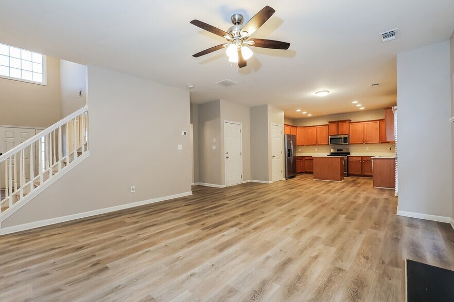 Building Photo - 908 Maple Leaf Dr