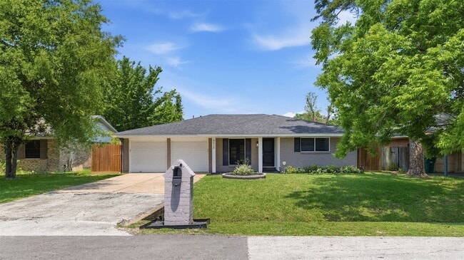 Building Photo - 8526 Cedel Dr