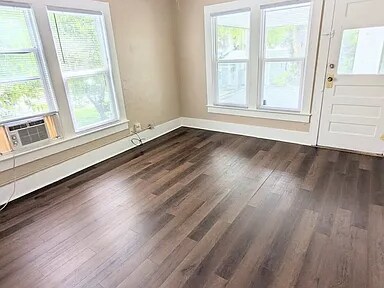 Building Photo - 635 Tanglewood St